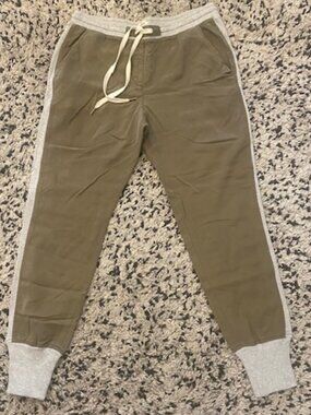 Wilfred Joggers NWOT Olive Green Cuffed, 100% Lycel Size 8